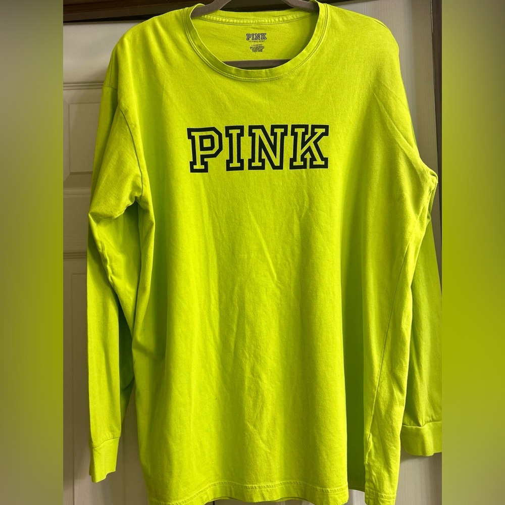 Pink Victoria’s Secret Long Sleeve w/Pink Logo
